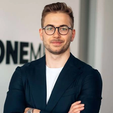 Niko Kronenbitter Vermögen – Karriere, Einkommen, Unternehmen und Privatleben