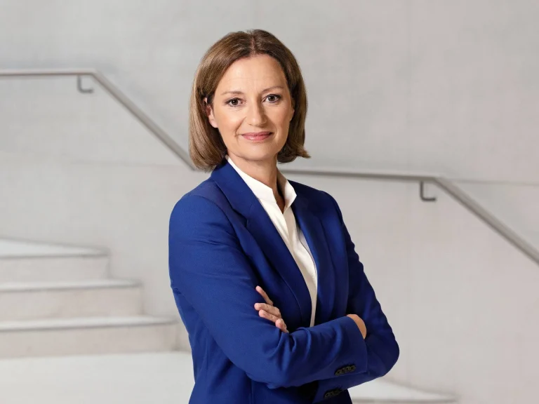Bettina Schausten Größe