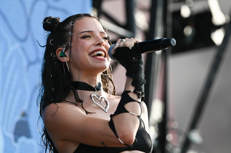 Nina Chuba Größe