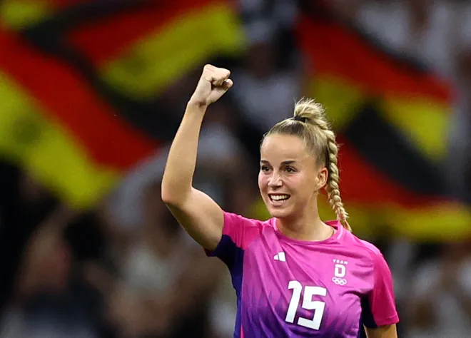 Giulia Gwinn Bewegung außerhalb des Fußballs