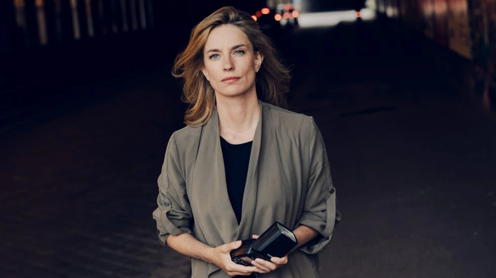 Julia Leeb Frühes Karriere als Fotojournalistin